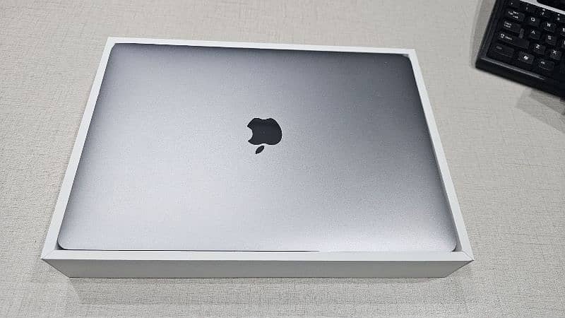 Macbook Air M1 8/256 8