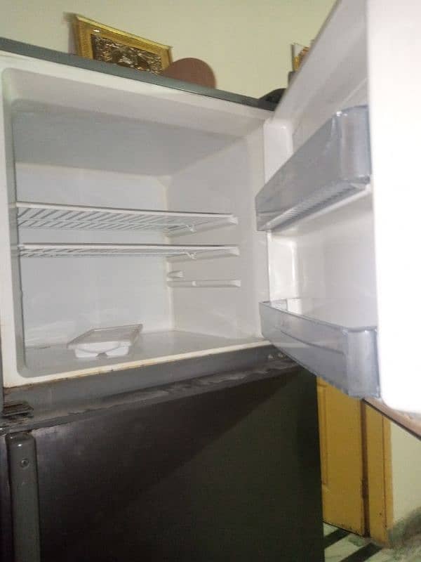 large fridge ha 10 /10 all oky 030six5348nine75.  adiala road RWP 1