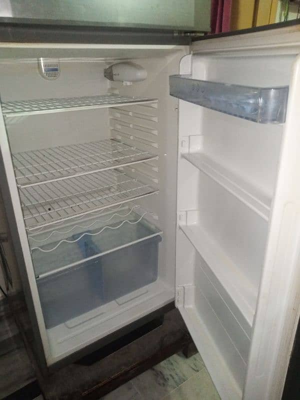 large fridge ha 10 /10 all oky 030six5348nine75.  adiala road RWP 2