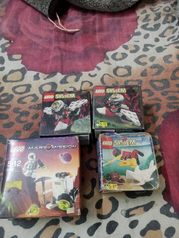 Lego sets and Minifigures 3