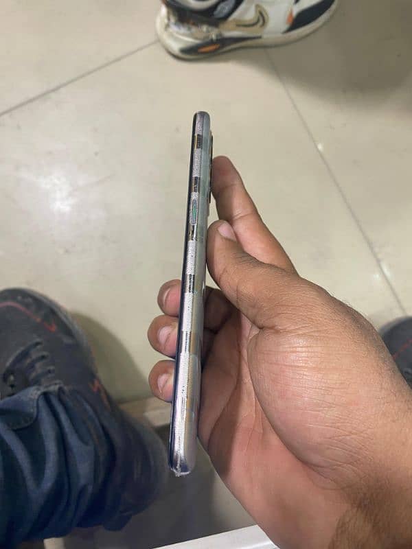 oppo Reno 5 ( 8/128). +92 3106235370 4