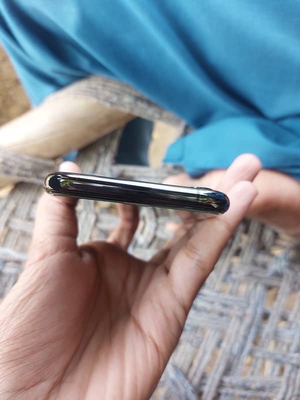 IPhone Xs 64 gb pta approved  sell or exchange possible 5