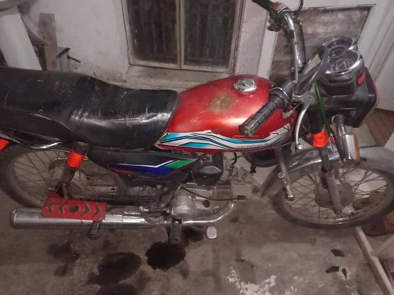 Govt employee used Yamaha janoon 100cc 4