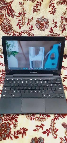 Samsung chromebook in New condition 1