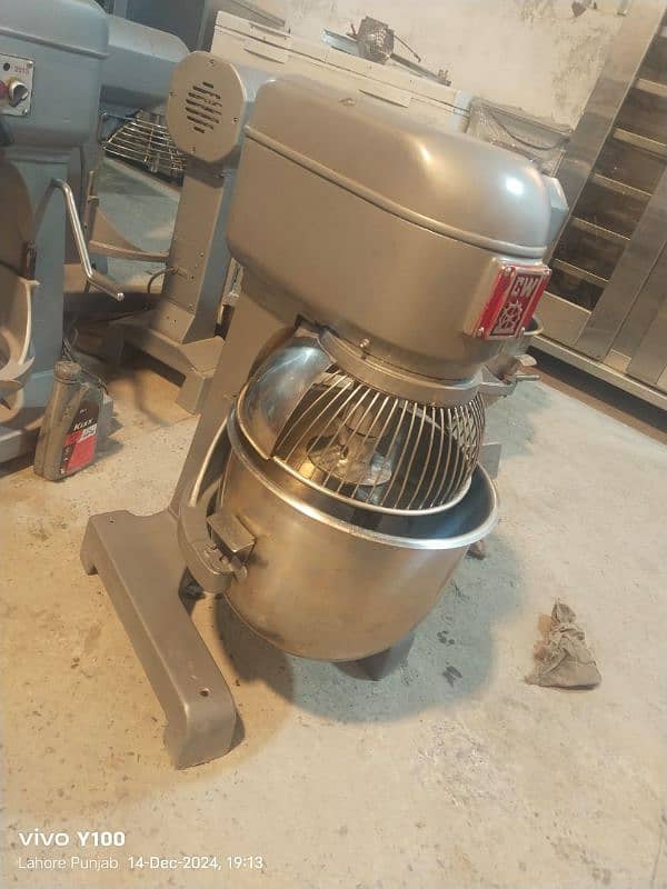 pizza dough mixer 5kg used Korean CW, fast food pizza oven here 2