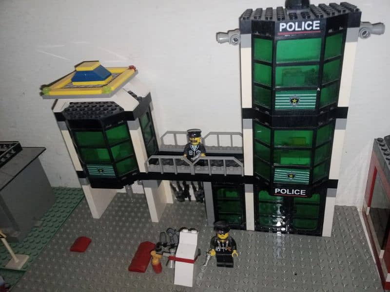 Lego sets and Minifigures 4