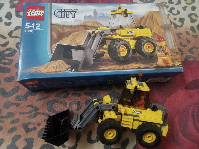 Lego sets and Minifigures 9