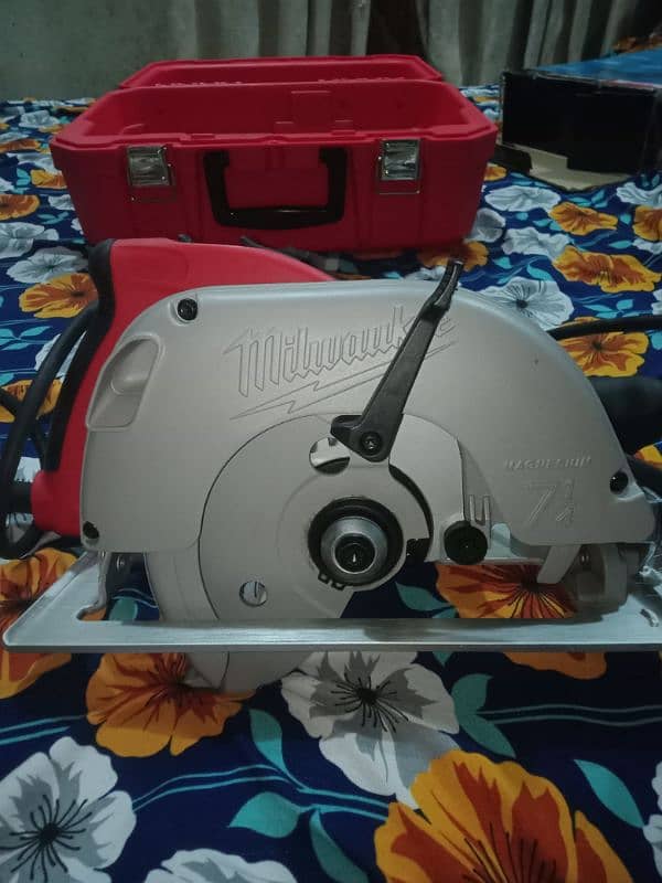 circular saw original  110 voltage 15 empair motor condition 10/10 1