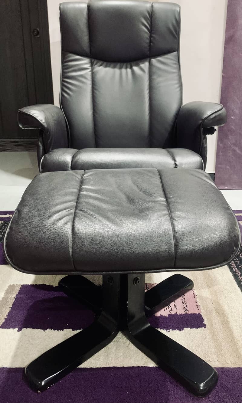 Recliner with foot stool 2