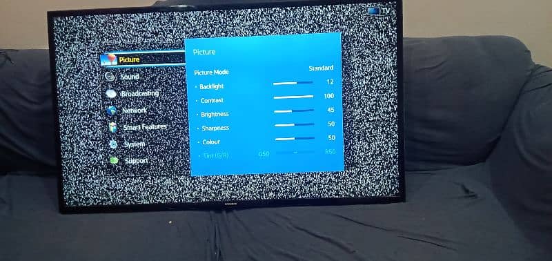 Samsung LED HD Smart Android TV , 46" Inch , Excellent Original Condit 3