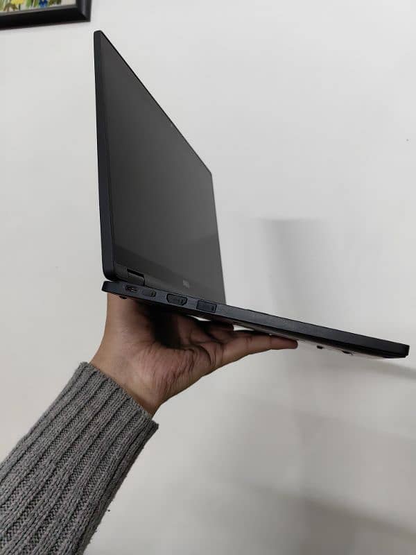 Dell Latitude 7390 2 in 1 Laptop 1