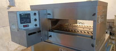 gasro conveyor belt pizza oven 18" Korean import Pakistan used