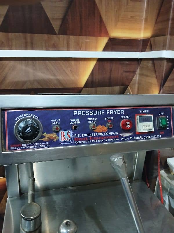 Pressure Fryer/Broast Machine 2