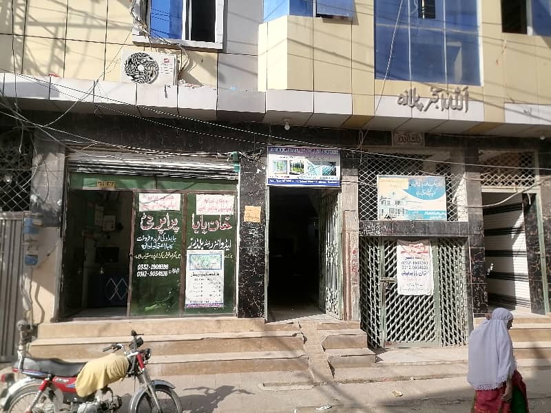 Gorgeous Prime Location 8 Marla Building For sale Available In Saddar 0