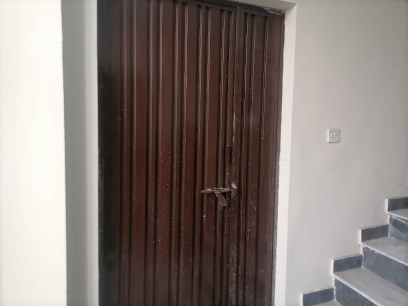 Prime Location 2 Marla Upper Portion Situated In Gulberg For Rent 1