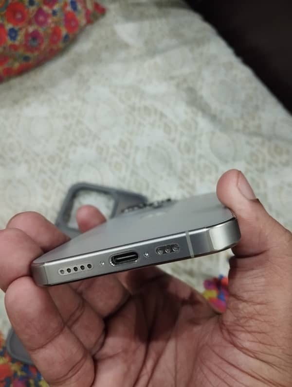 IPhone 15 pro 128 GB Non PTA 1