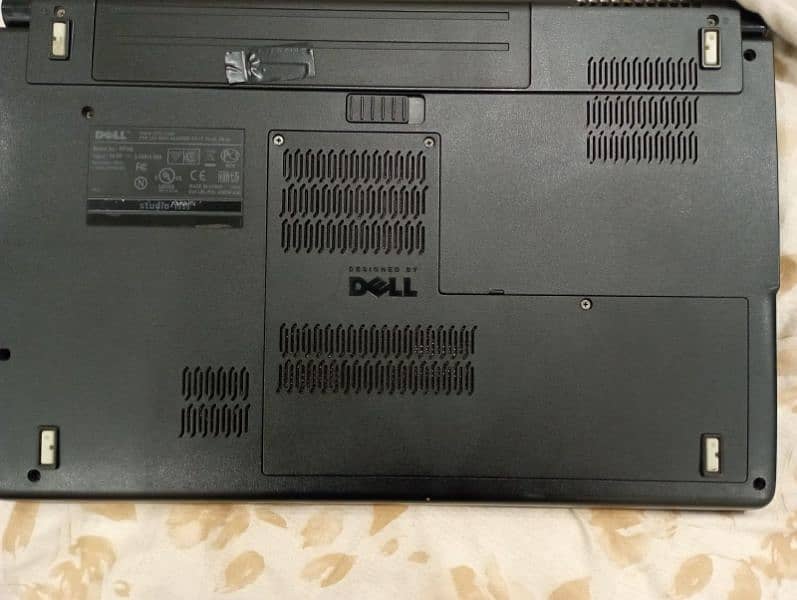 Dell Laptop 3