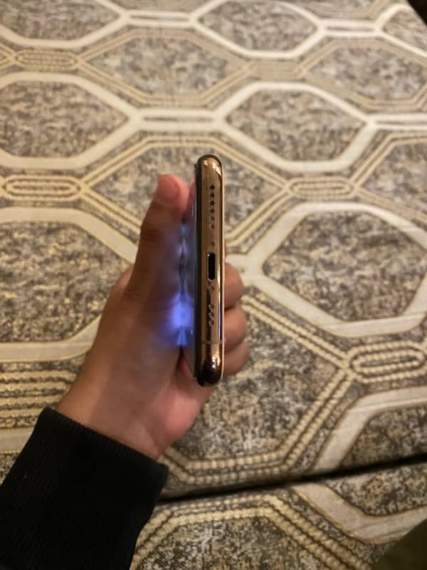 iPhone XS 64GB - Gold, 76% Battery Health, Non-PTA, Mint Condition 0