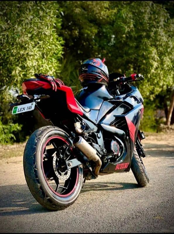 Suzuki gsxr 300cc 3