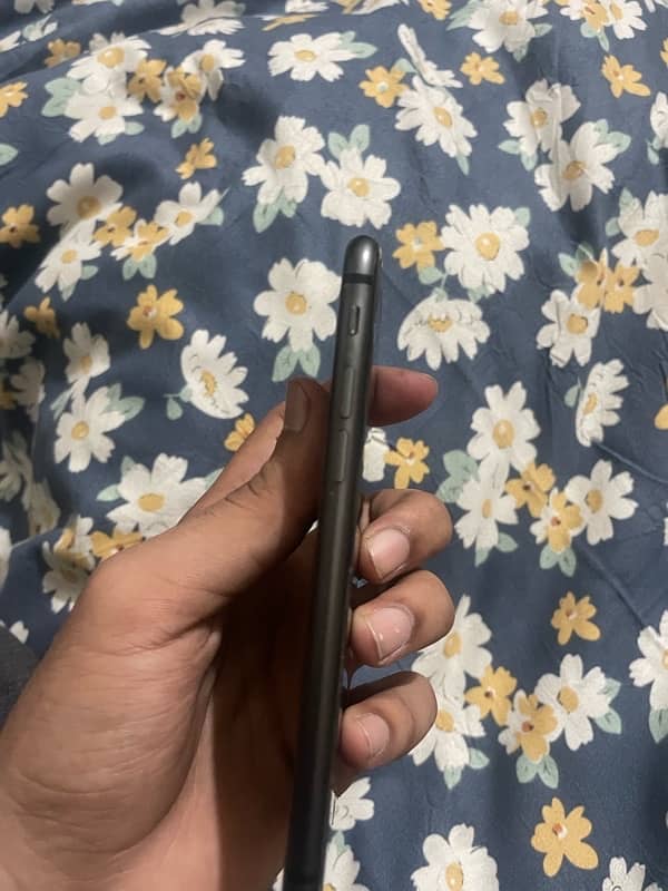 iphone 8 non pta lush condition 2