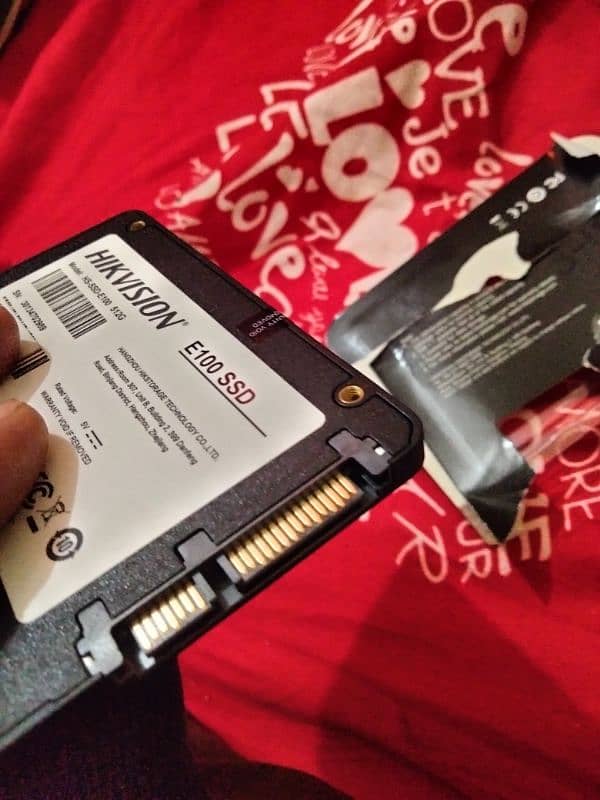 SSD hard 512gb Hikvision Urgent sale 1