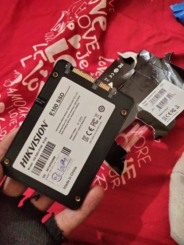 SSD hard 512gb Hikvision Urgent sale 2