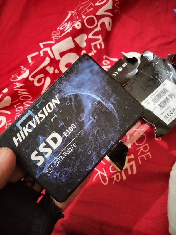 SSD hard 512gb Hikvision Urgent sale 4