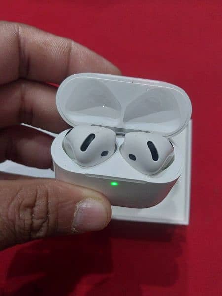 Air pod4 new 22 days used 2