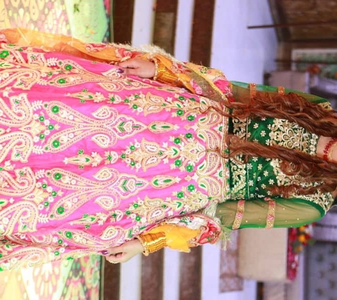 mehndi dress available in great combination of green and pink 4