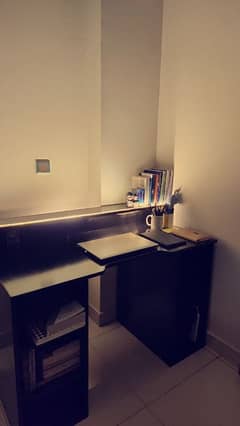 Wooden Study Table (10/10)