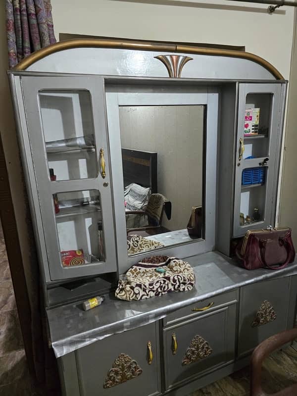 dressing table for sale 0