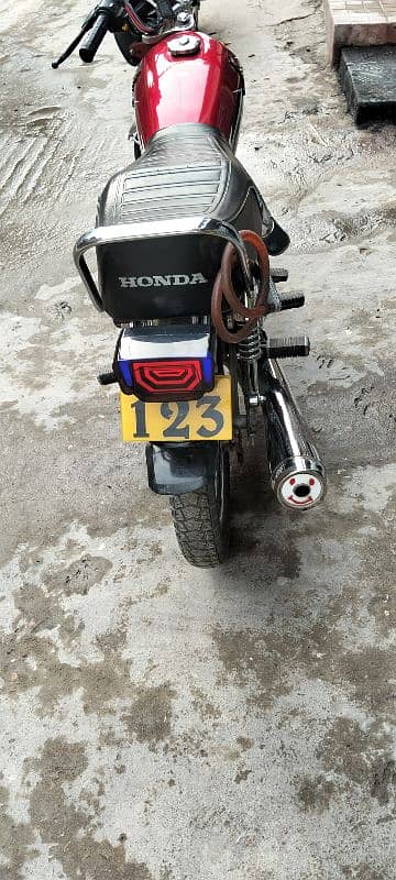 Honda 125 model 2016 golden num 123 3