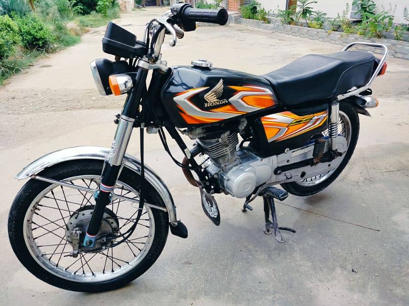 Honda 125 advanced 2022. 1