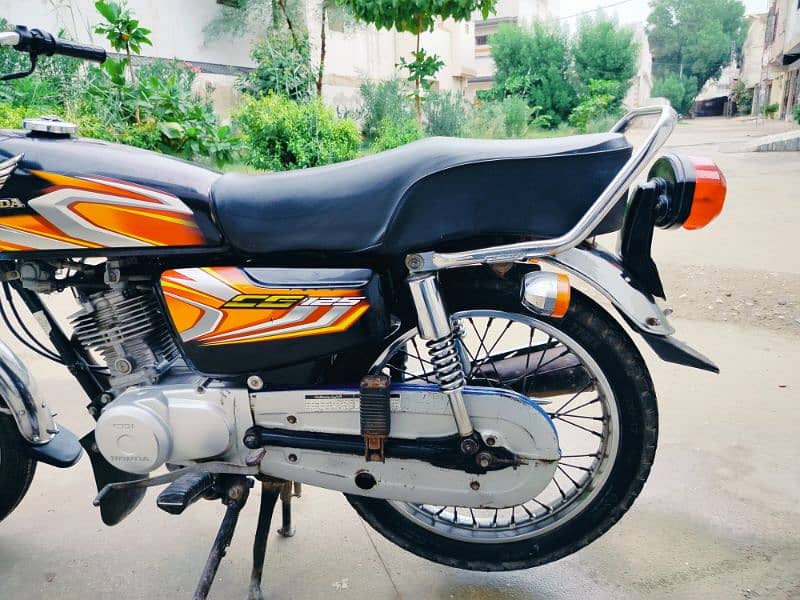 Honda 125 advanced 2022. 4