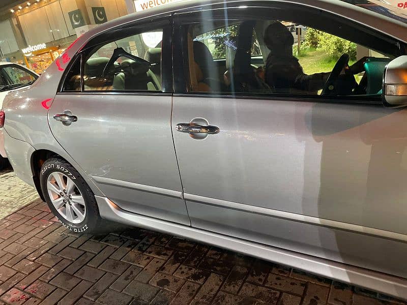 Toyota Corolla Altis 2013 4