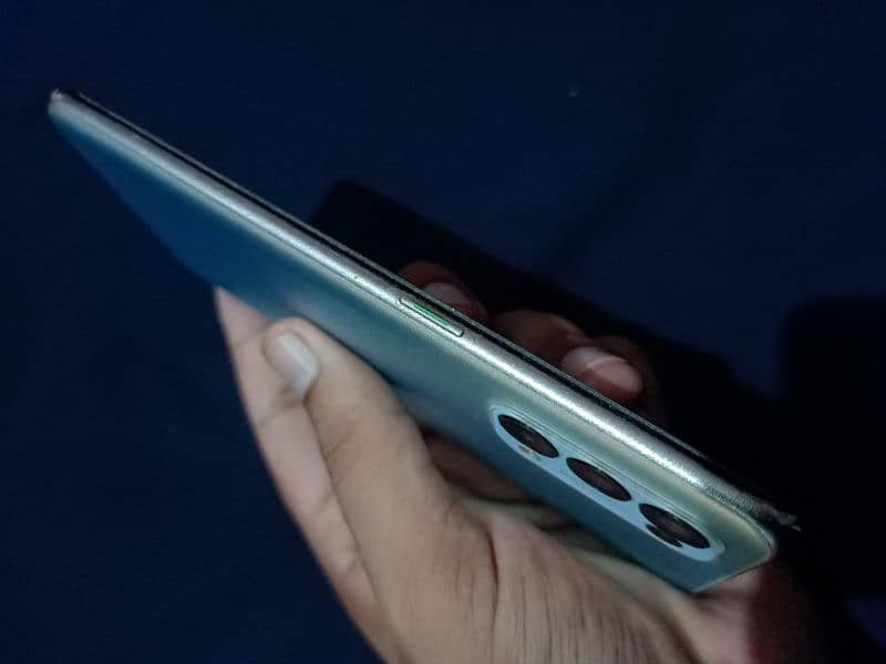 9/10 oppo reno 5pro full Box 3