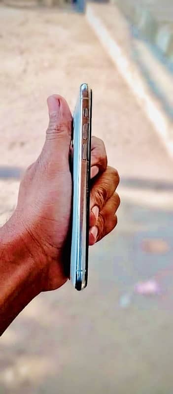 iPhone 11 Pro 64 gb non pta factory uanlok 5