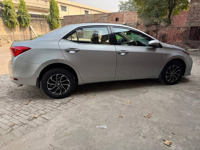 Toyota Altis Grande 2015 3