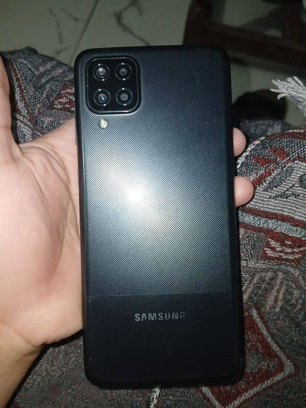 samsung a12 for sale urgent without box only mobile and charger 5