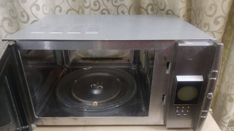 Dawlance 36 liter microwave available for sale. 03289652709 0