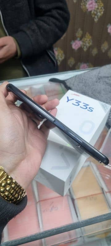 Vivo y33s complete box 8+4/128 4