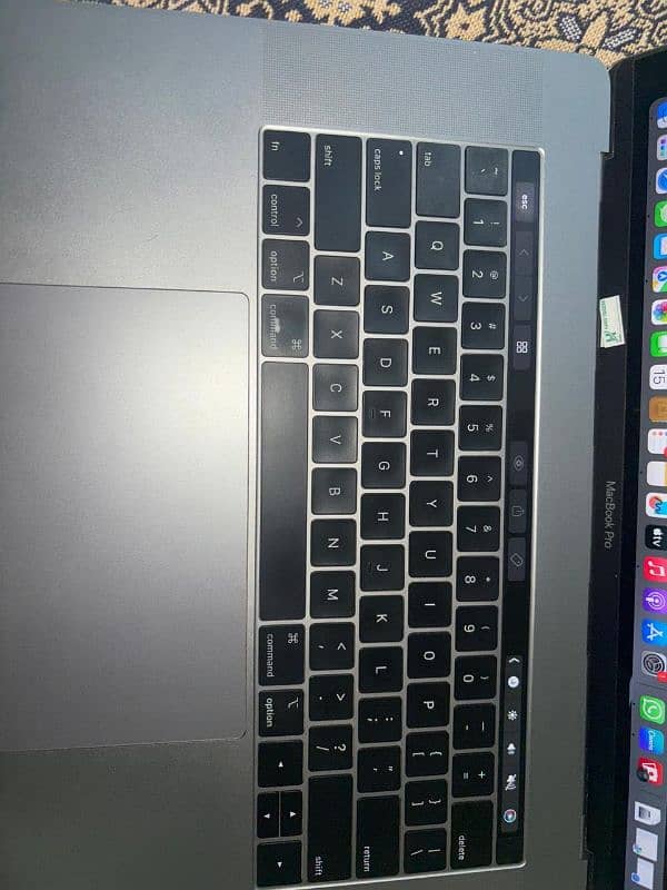 Mac book pro 2017 core i7 2