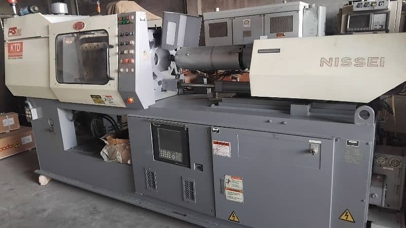 Injection Molding Machine 1