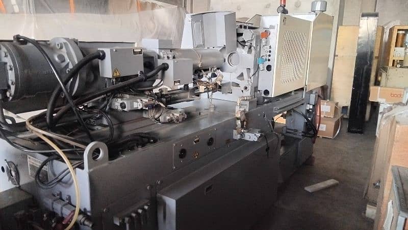 Injection Molding Machine 2