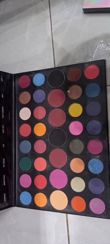 40 shades of Eyeshadow Palette 0