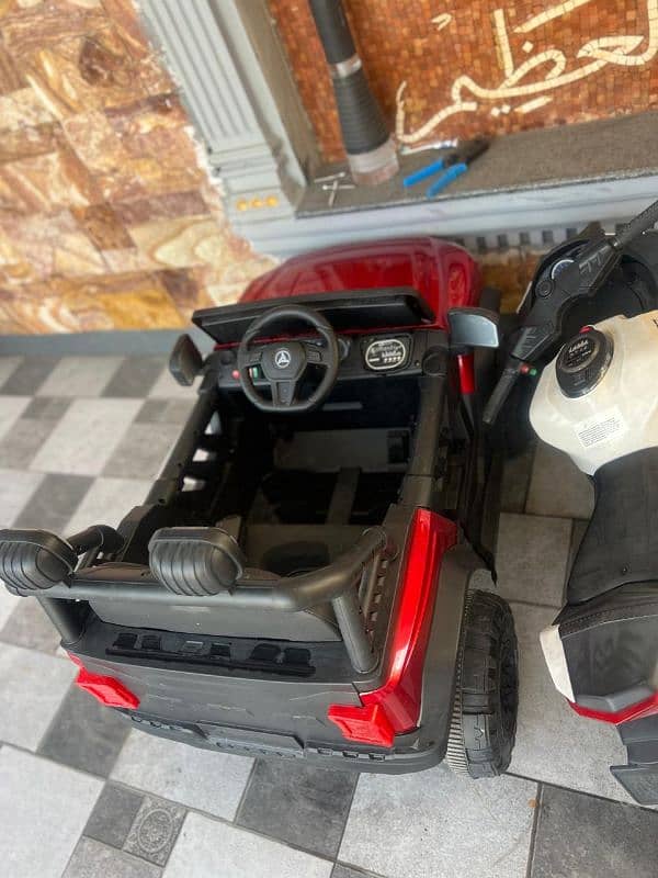 Electric Jeep For Kids in Good Condition almost new 2