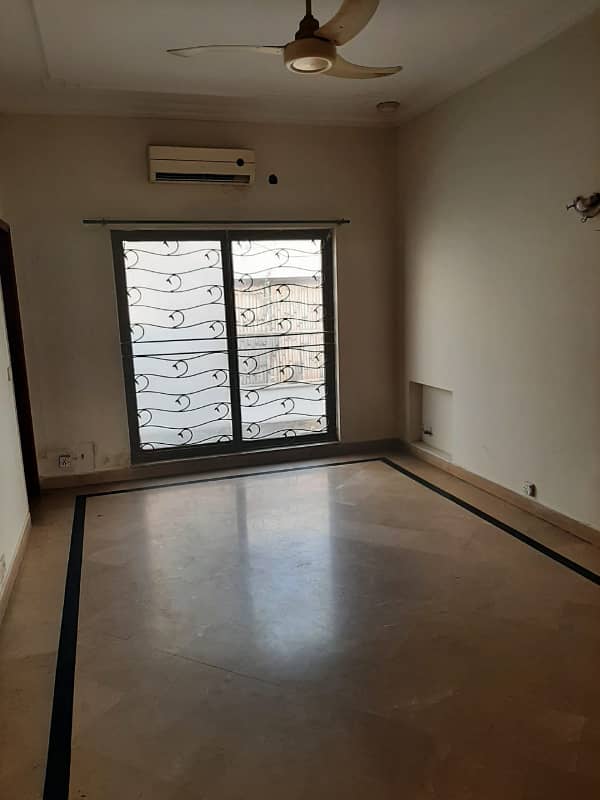 New 1 Kanal 3 Bed Room Upper Portion For Rent On Prime Location In DHA Phase 5 2