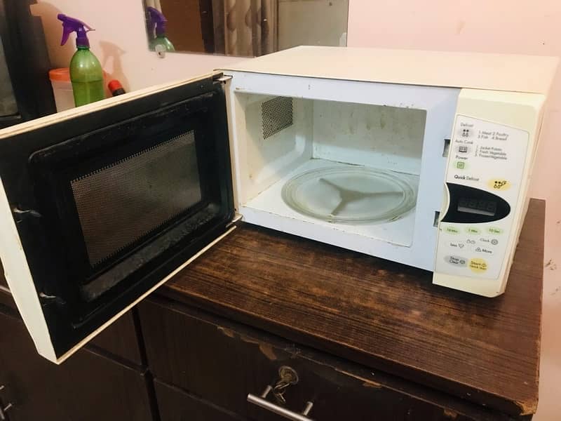 LG microwave 2