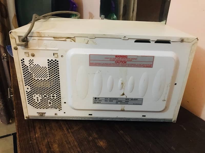 LG microwave 3