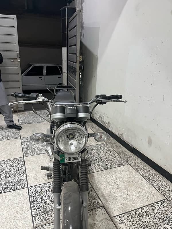 Suzuki GS 150 1